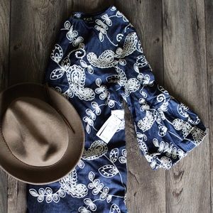 NWT Dress Barn Navy blue w/ embroidery medium